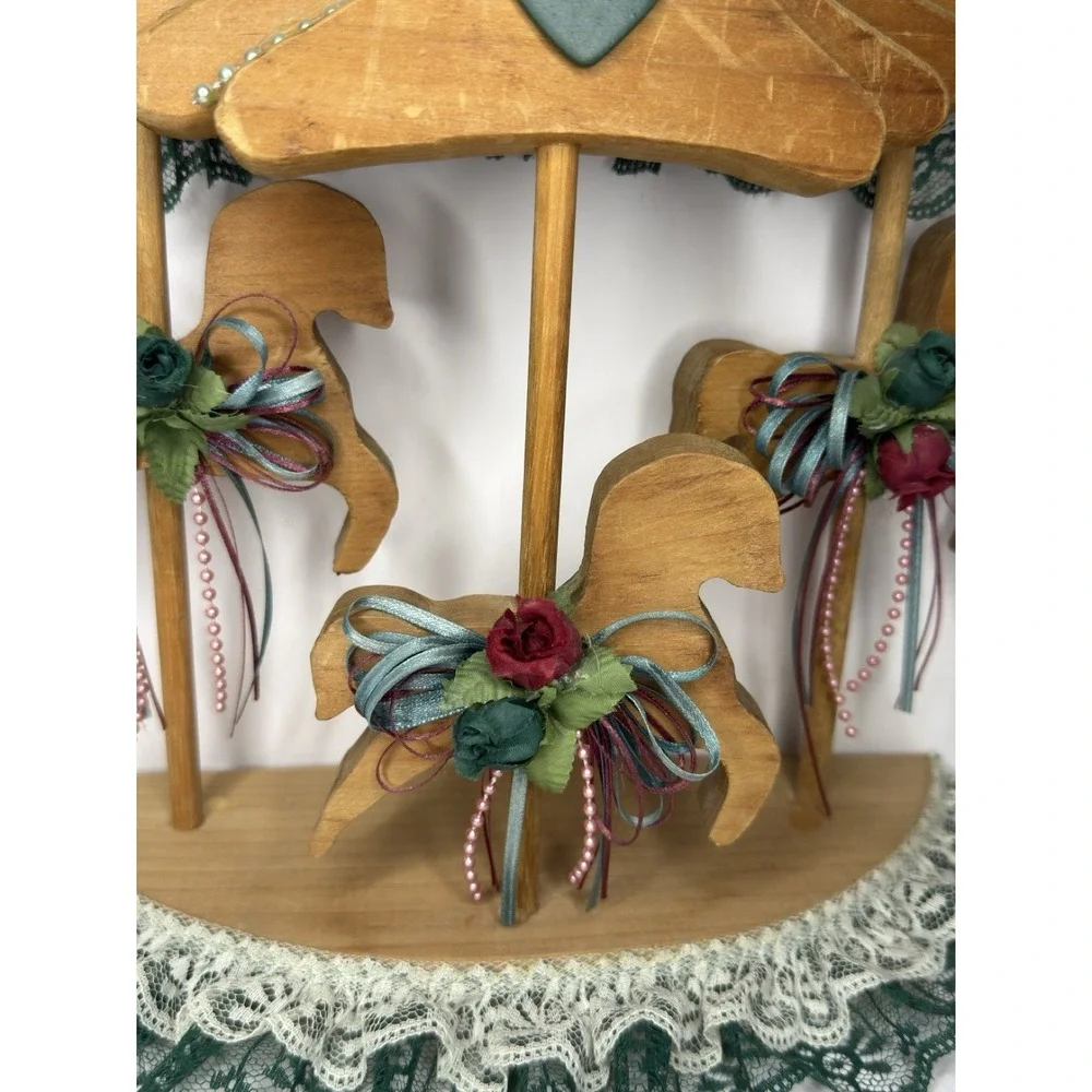Carousel‎ Horse Wall Hanging Vtg Wooden Horse Lace Country Cottage Home Décor